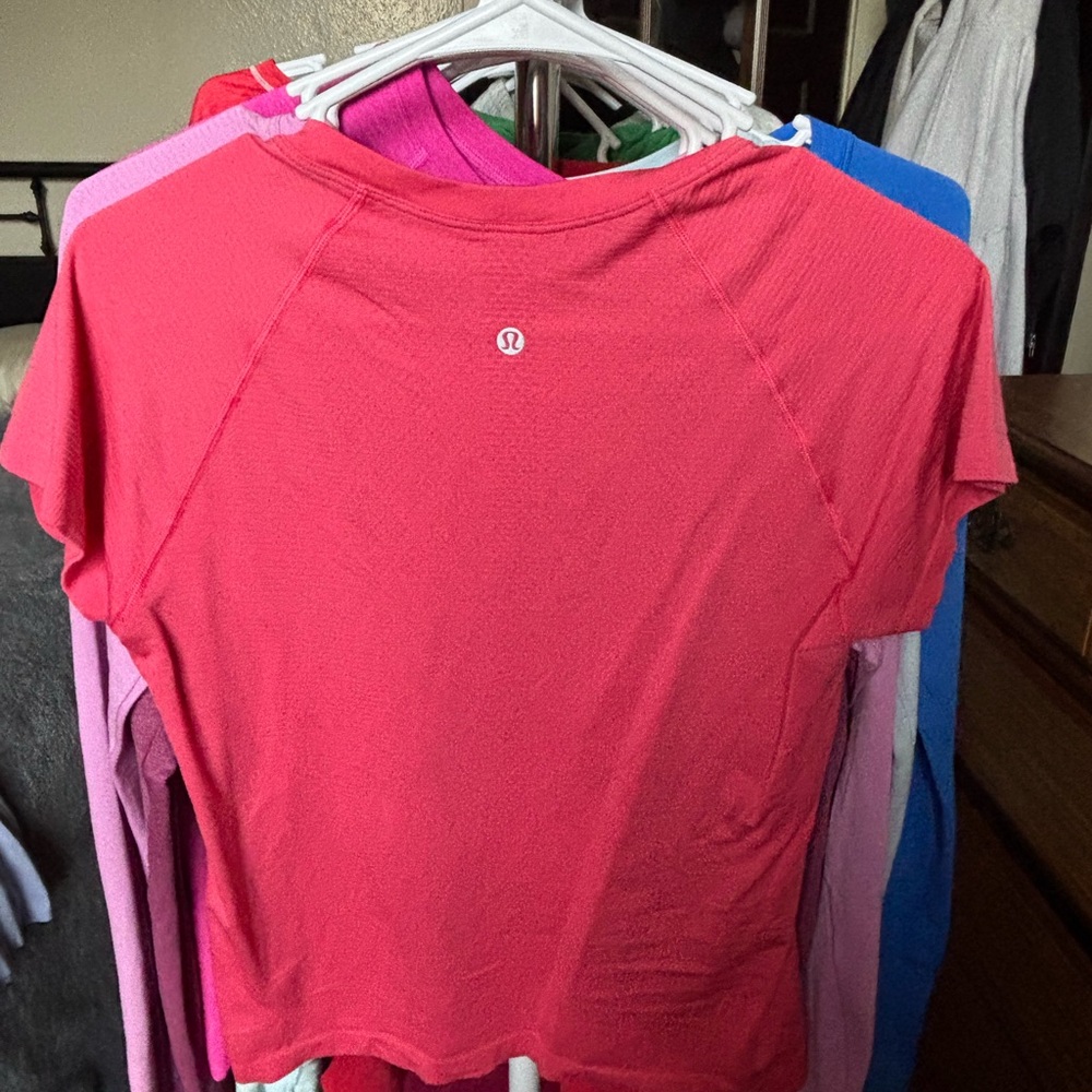 lululemon athletica Coral Short Sleeve Tee - Picture 3 of 4
